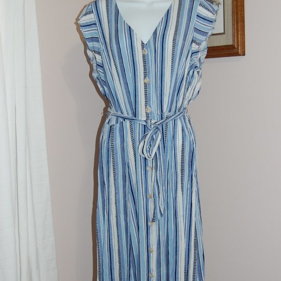 Alyx Dresses & Skirts - Flowy blue and white striped dress